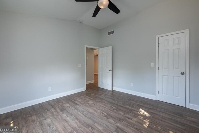 Building Photo - 331 Camilla Cir SW