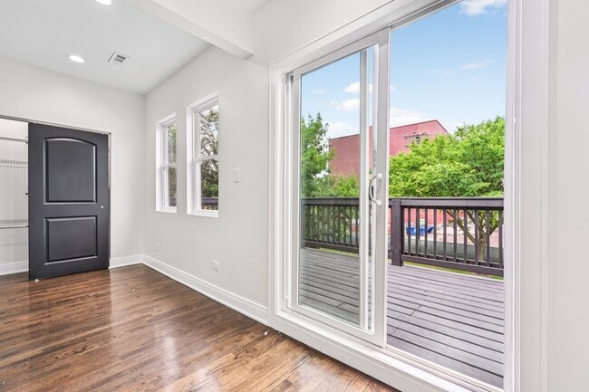 Building Photo - 6547 S Langley Ave