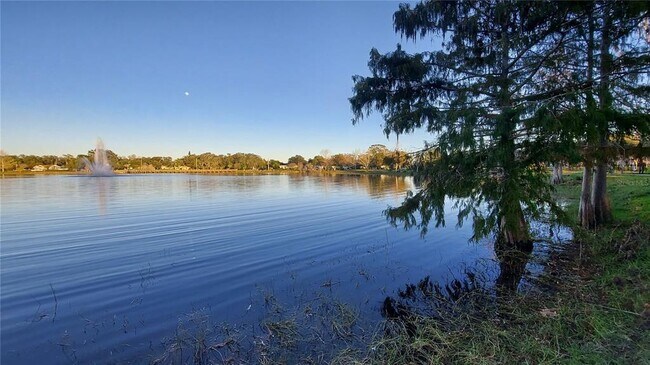 Building Photo - 110 N Crest Ave