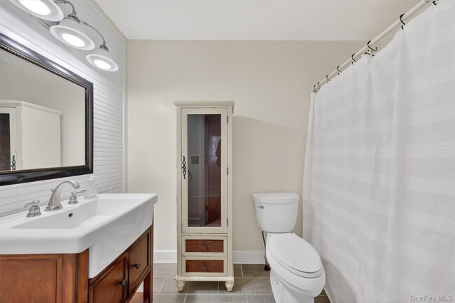 Building Photo - 1306 Nutmeg Dr