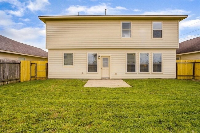 Building Photo - 25234 Clover Ranch Dr