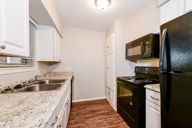 Building Photo - 5721 Melanite Ave
