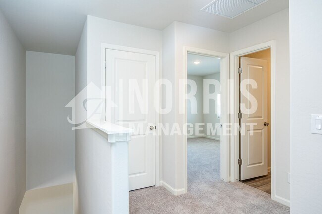 Building Photo - MOVE-IN SPECIAL: Large Home in Coolidge