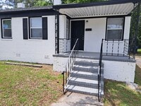 Building Photo - Beautiful Two Bedrooms newly renovated