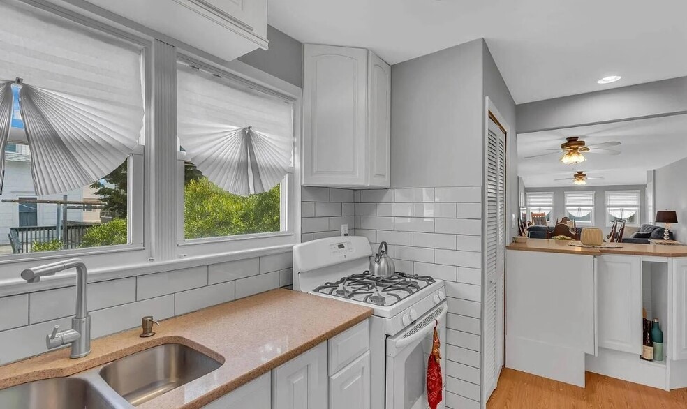 Building Photo - 58 Farragut Ave