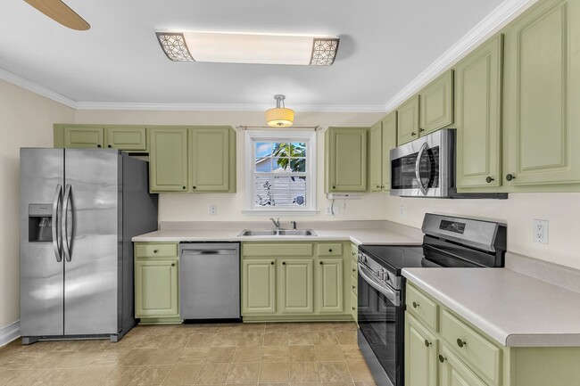Building Photo - **Cute 3/2 Bungalow in Flaherty Farms**