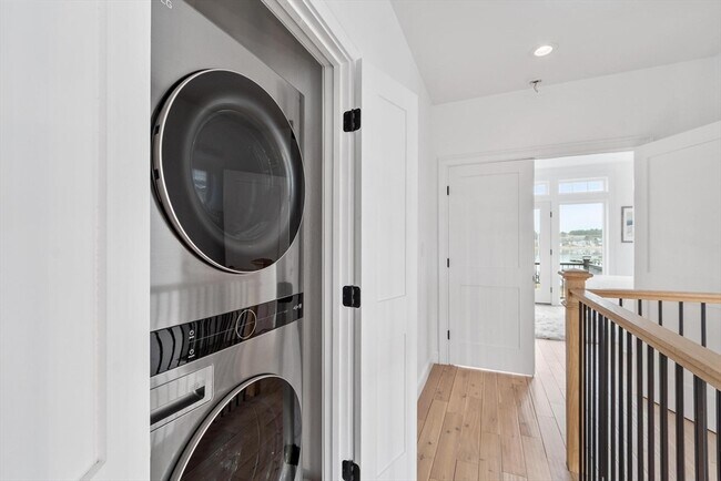 Building Photo - 16 Fosters Point