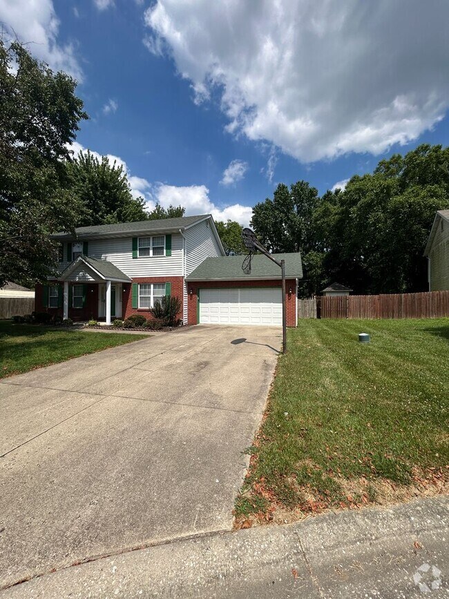 Building Photo - 2324 Greenfield Dr