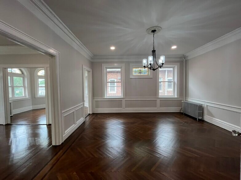 Building Photo - 735 Avenue C