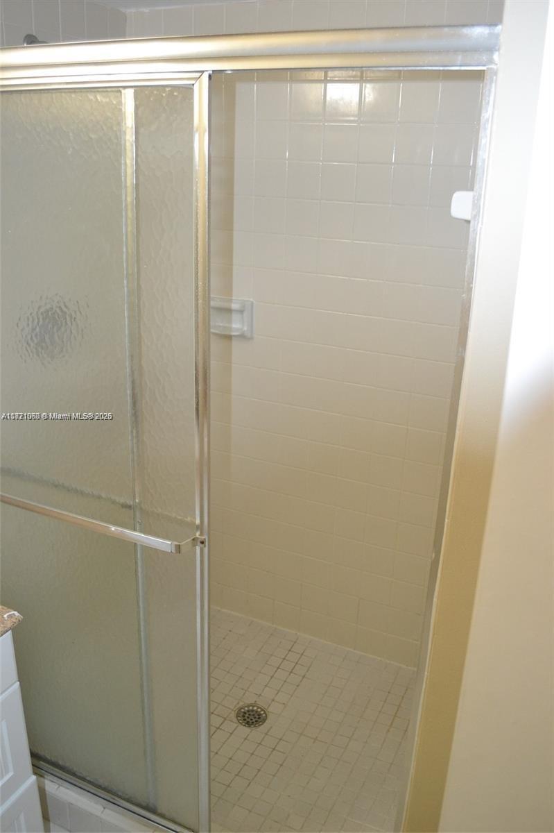 Building Photo - 491 Racquet Club Rd