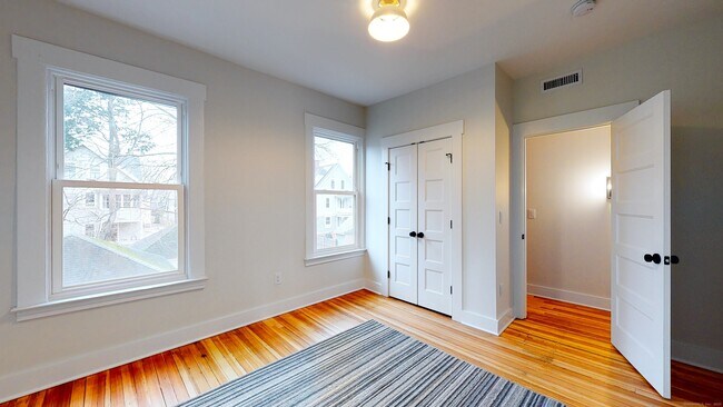 Building Photo - 276 Willow St