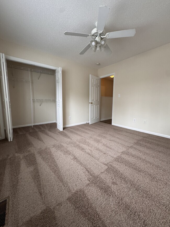 Building Photo - 870 Spring Forest Rd