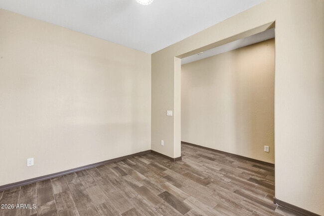 Building Photo - 7422 S 28th Pl
