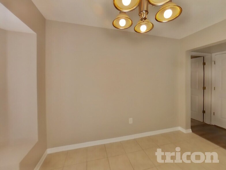 Building Photo - 6739 Summer Haven Dr