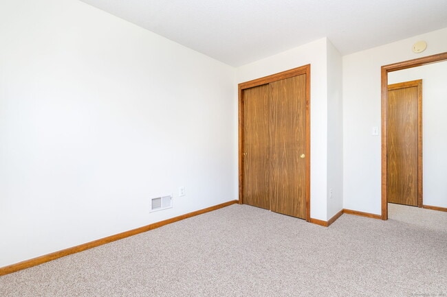 Building Photo - 665 Churchill Dr