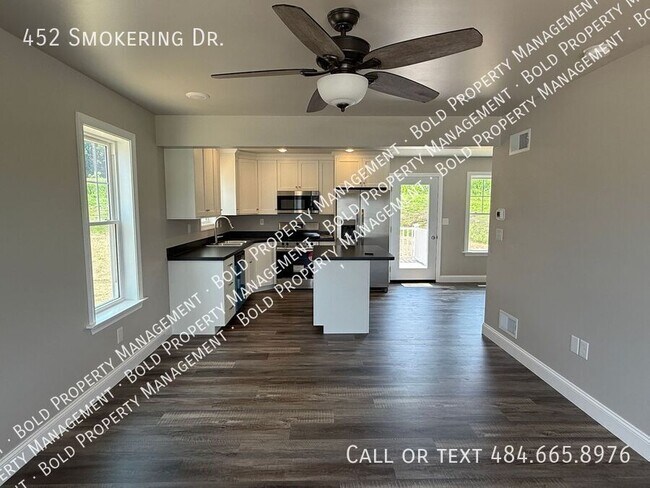 Building Photo - 452 Smokering Dr
