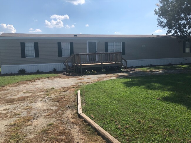 Building Photo - 2 BR, 2 BA Singlewide in Great Location in...