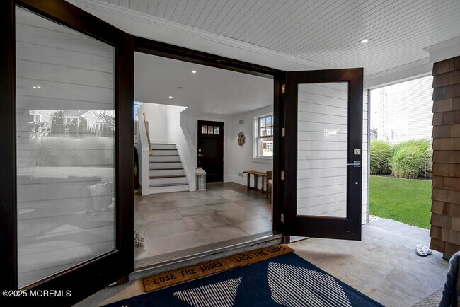 Building Photo - 985 Ocean Ave