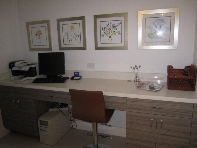 Master Bdr Desk/Work Area - 170 Ocean Lane Dr