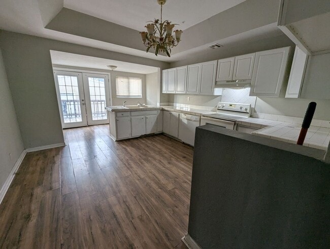 Building Photo - 3 Bedroom Home — Available January 7 in Chanute, KS!