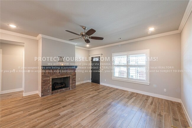 Building Photo - 533 Brinley St