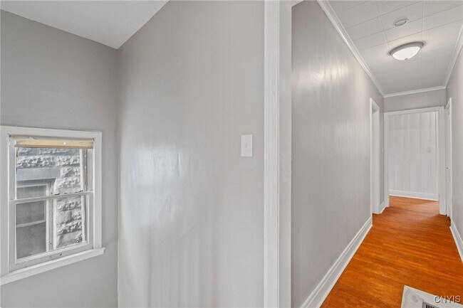 Building Photo - 145 Hixson Ave