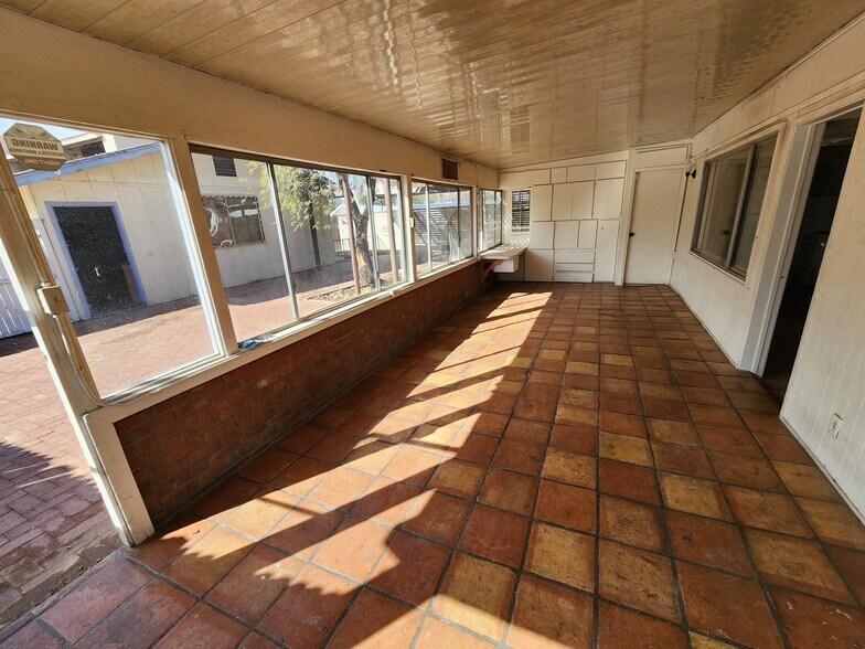 Building Photo - 201 E Alice Ave