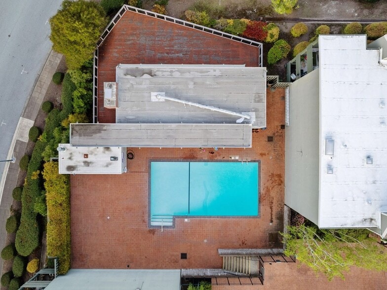 Building Photo - 4008 Farm Hill Blvd