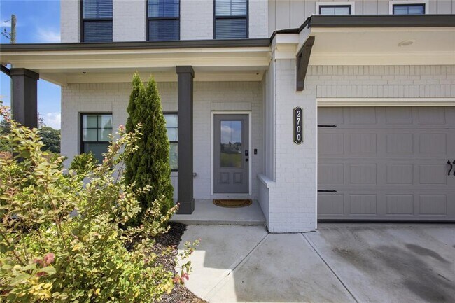Building Photo - 2700 Westgate Park Dr