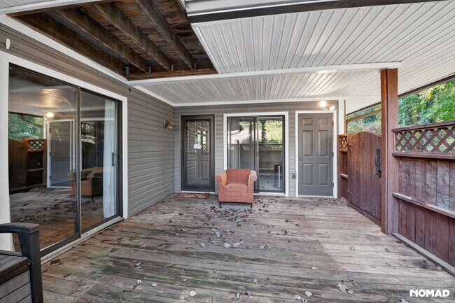 Building Photo - 120 Finley Forest Dr