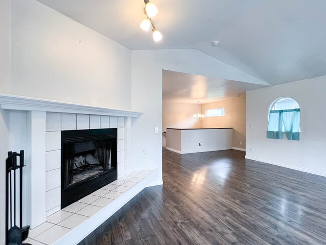 Building Photo - 17841 Beaujolais Dr