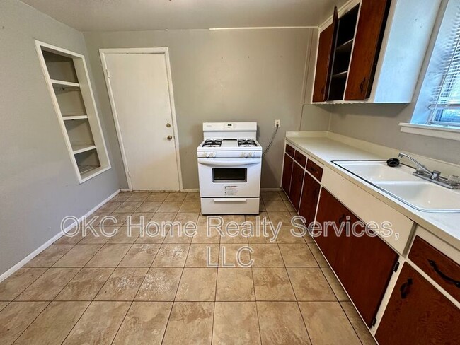 Building Photo - 804 E Steed Dr