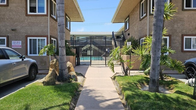 Building Photo - 4120 Kansas St