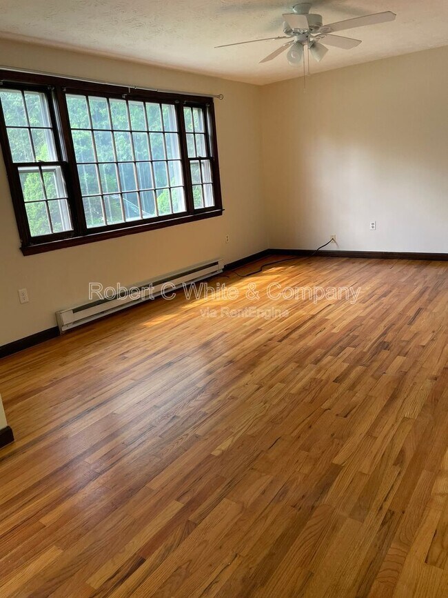 Building Photo - 25 Regency Ct