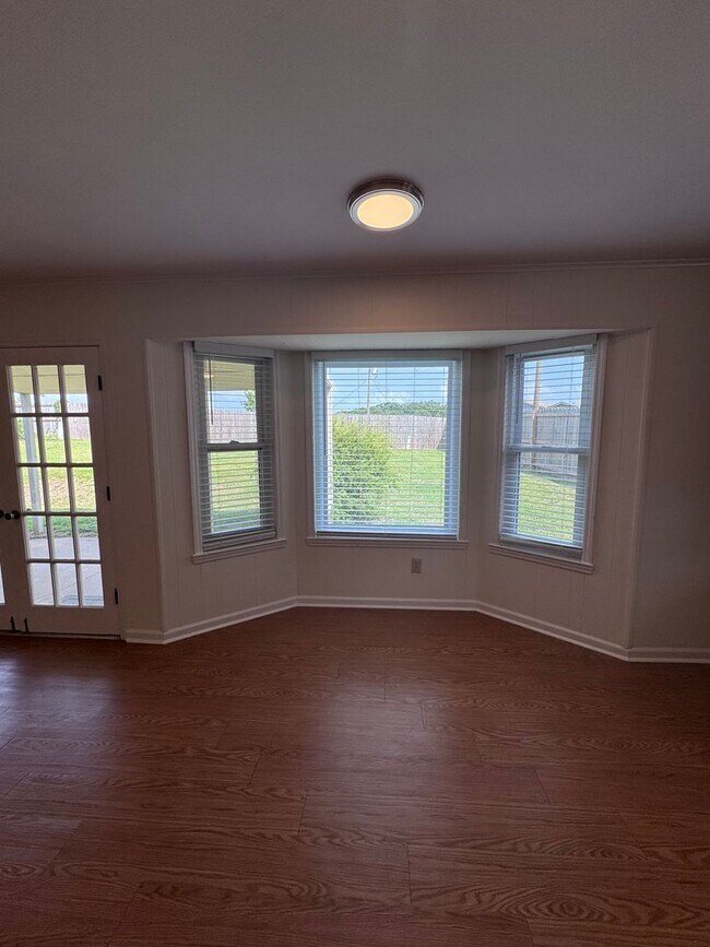 Building Photo - 1115 Briar Creek Rd