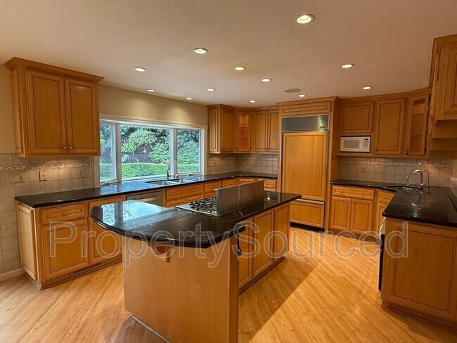 Building Photo - 1550 Naples Ct