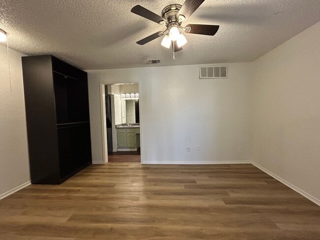 Building Photo - "Fort Worth Texas Homes for Rent"  Darling...