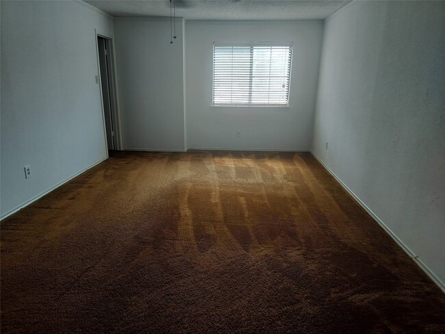 Building Photo - 8239 Viny Ridge Dr