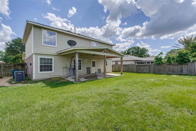 Building Photo - 17010 Grampin Dr