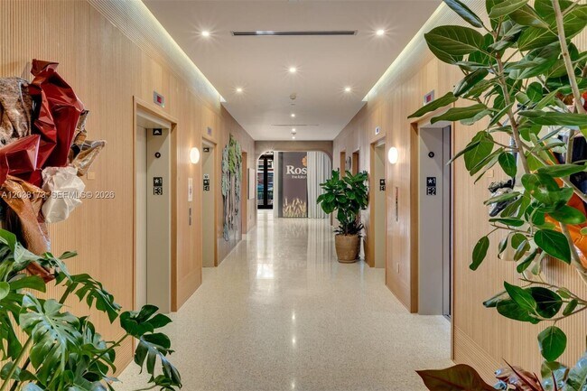 Building Photo - 90 FL-90