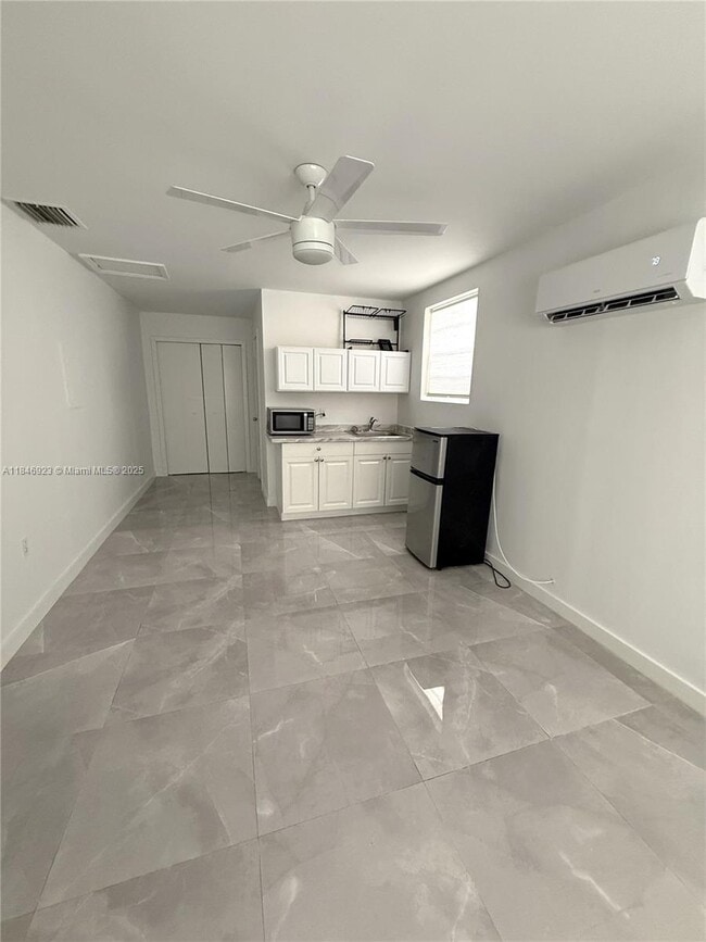 Building Photo - 624 Westward Dr