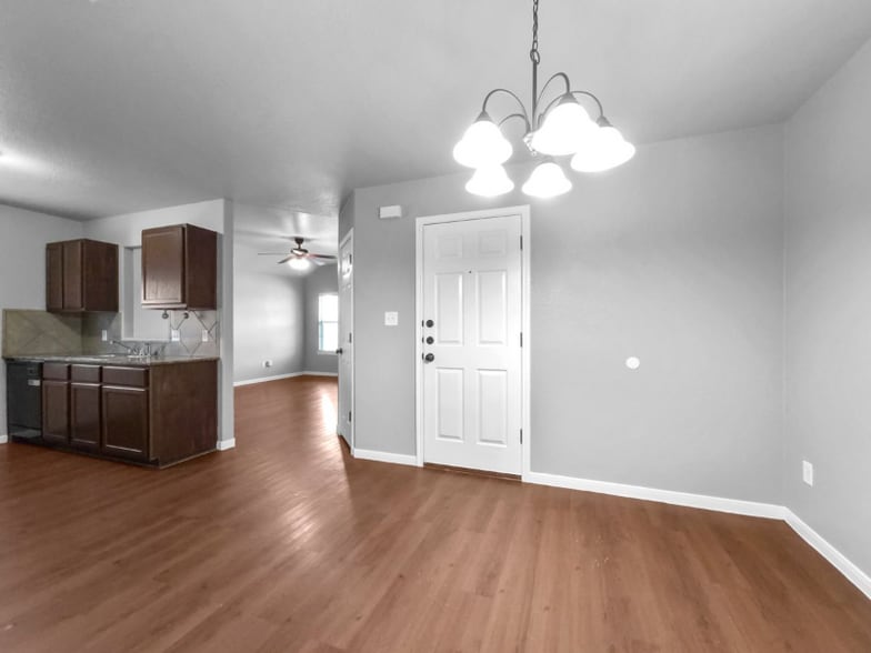 Building Photo - 4415 Brutus Ln
