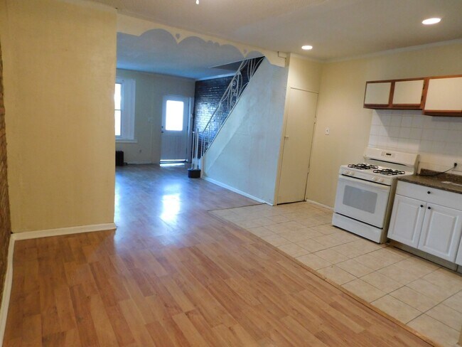 Building Photo - 5341 Hadfield St