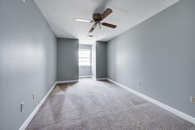 Building Photo - Great 3 bed 2 bath Home in Bellevue!