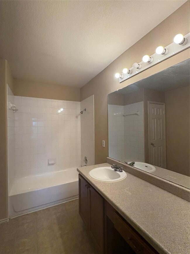 Building Photo - 18316 Great Falls Dr