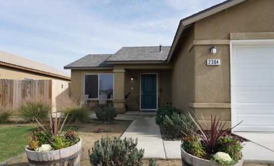 Building Photo - 2304 Hacienda Pl