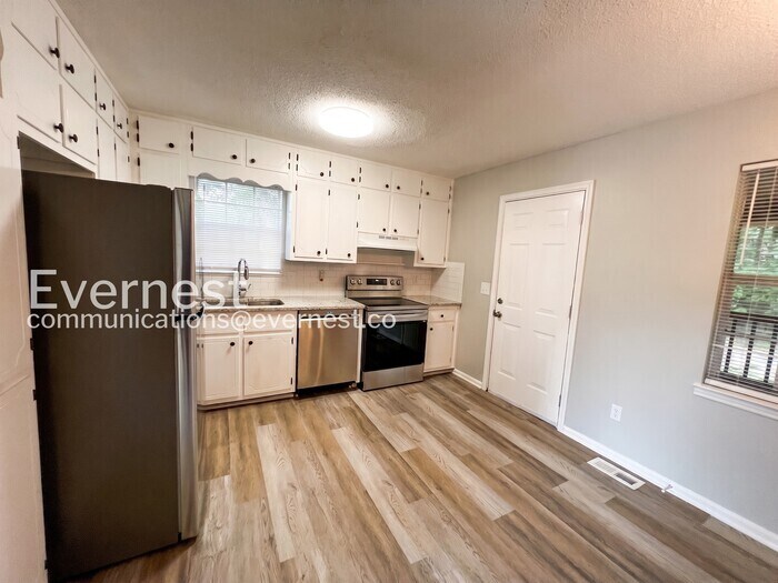 Building Photo - 5536 Cheryl Dr
