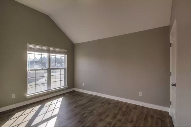 Building Photo - "Discover Spacious Living: 4-Bedroom, 3-Bath Gem in Brentwood's Autumn Crossing!"