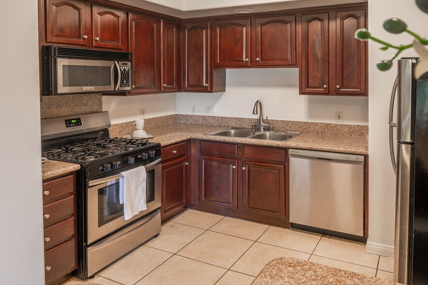 Interior Photo - Corinth Luxury Investments LLC