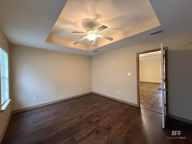 Building Photo - 25920 Argonne Dr